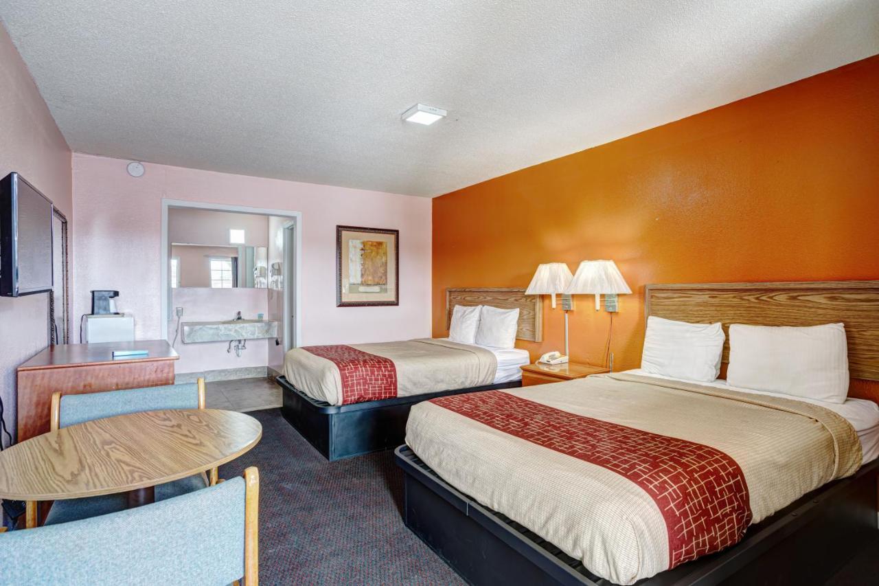 Regency Inn Fayetteville Eksteriør billede