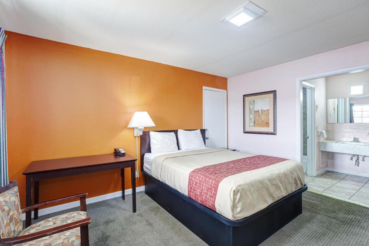 Regency Inn Fayetteville Eksteriør billede