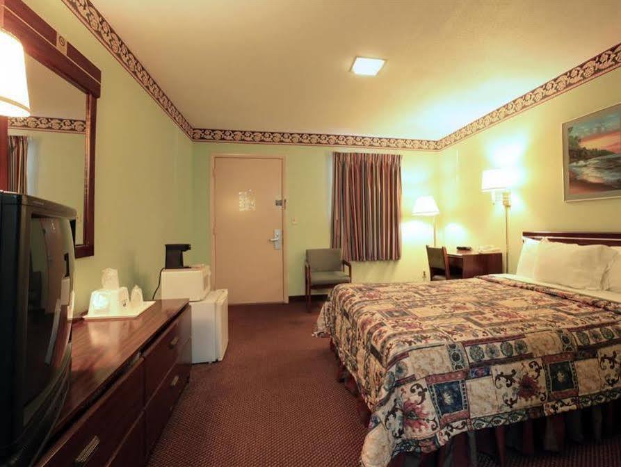 Regency Inn Fayetteville Eksteriør billede